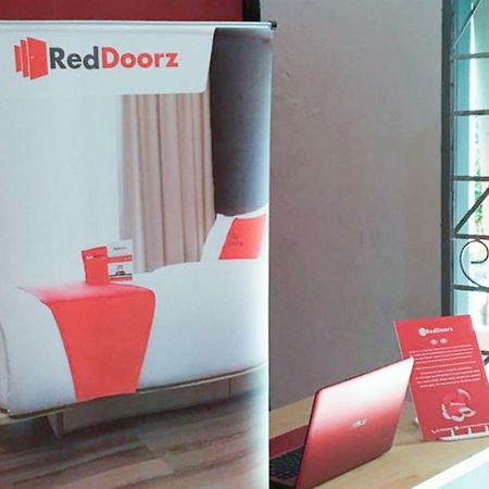 Reddoorz @ Simpang Lima Jupiter Otel Sorong Dış mekan fotoğraf