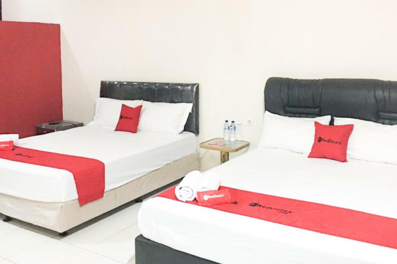 Reddoorz @ Simpang Lima Jupiter Otel Sorong Dış mekan fotoğraf