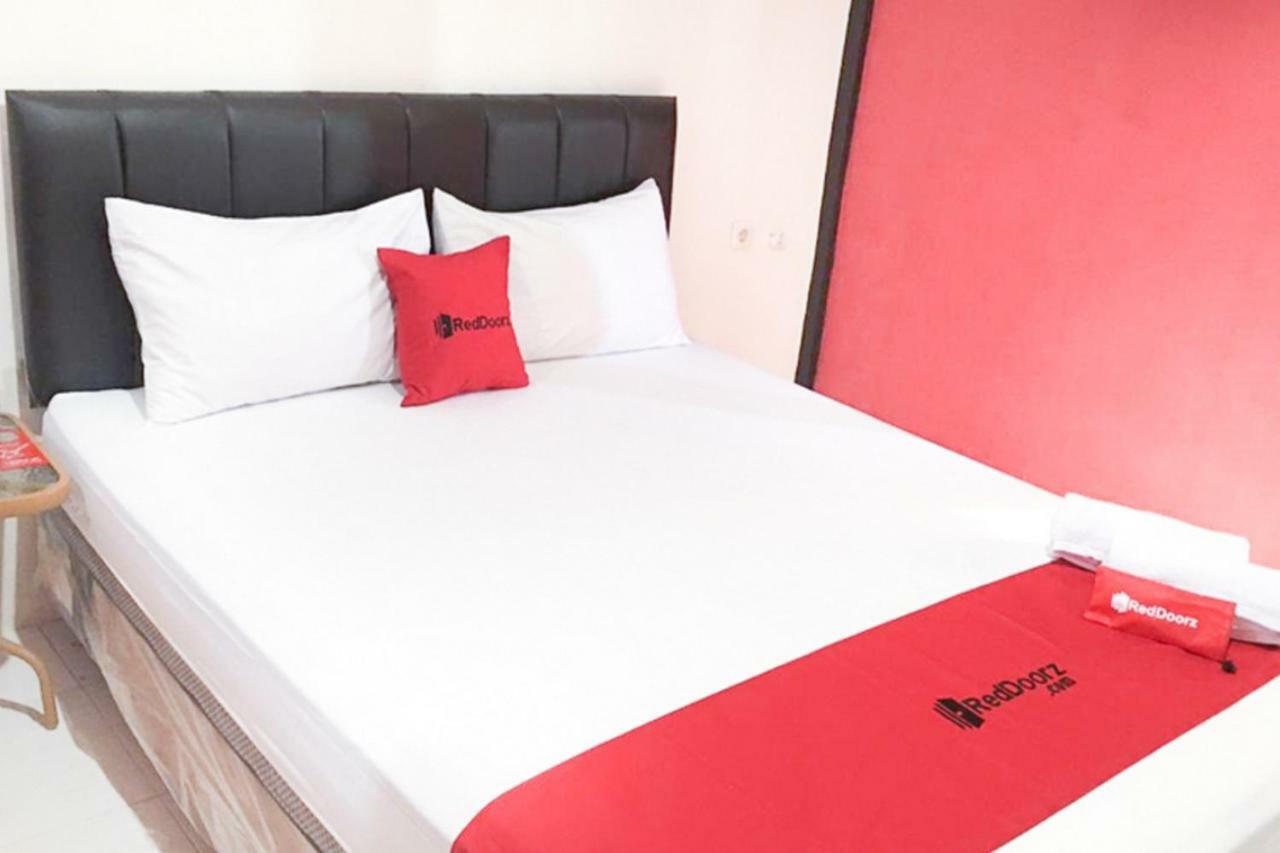 Reddoorz @ Simpang Lima Jupiter Otel Sorong Dış mekan fotoğraf